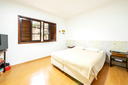 Casa Térrea à venda com 4 quartos, sendo 1 suíte, em Jardim Marajoara, São Paulo, SP