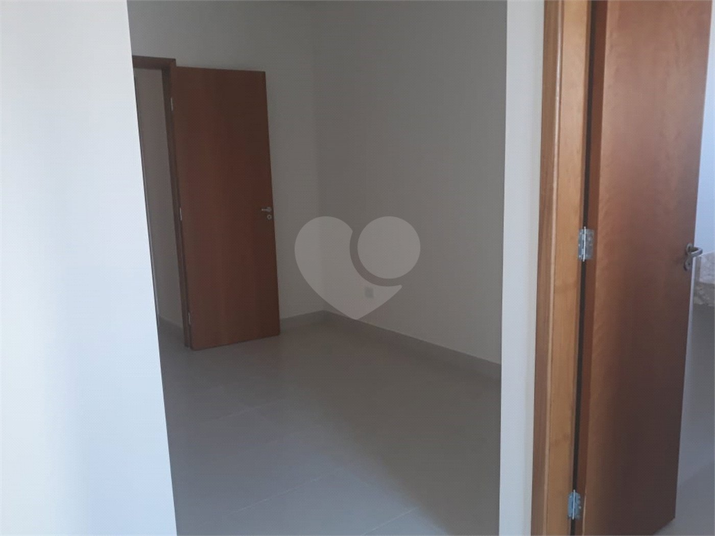 Casa à venda com 2 suítes no condomínio martinha, São Paulo - SP