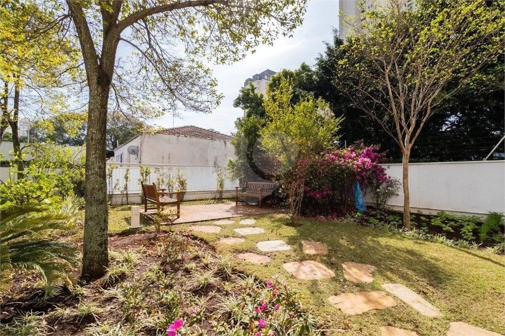 Apartamento à venda com 3 suítes em Vila Romana, São Paulo, SP