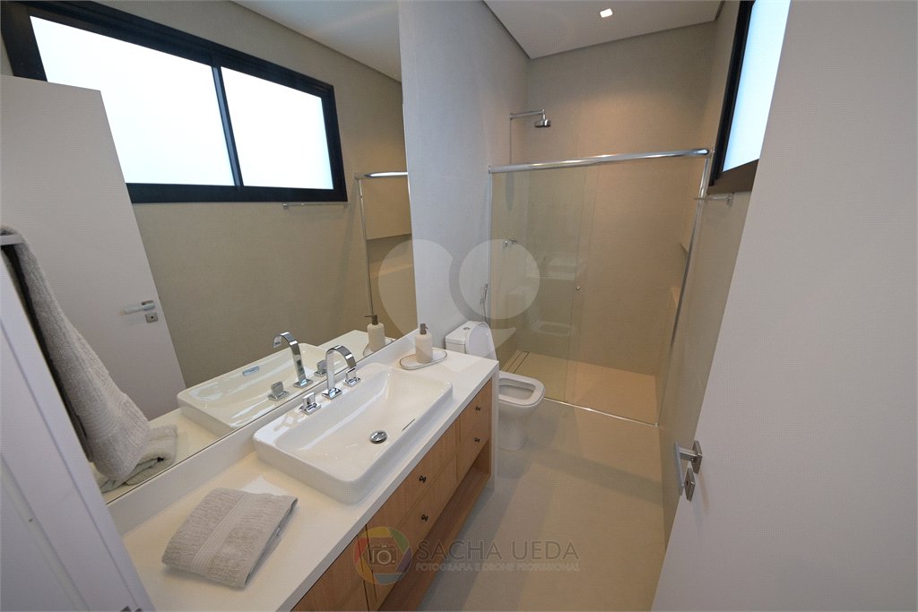Casa à venda com 4 suítes no condomínio Villa dos Pinheiros, Indaiatuba - SP