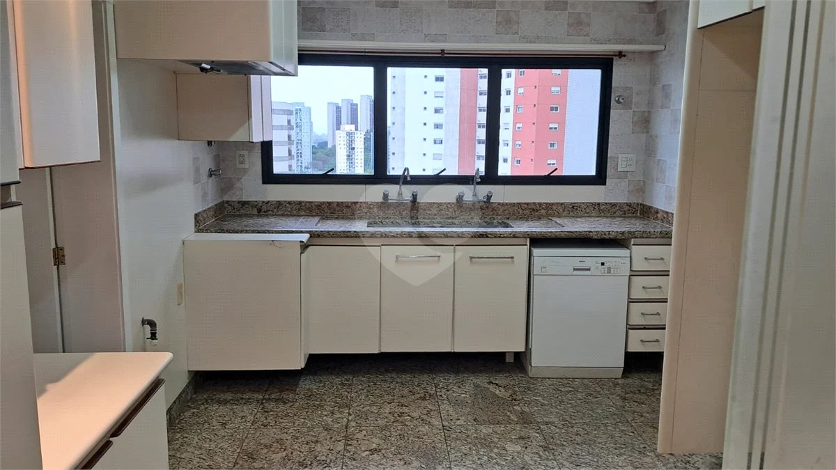 Apartamento à venda ou para alugar com 4 suítes em Santo Amaro, São Paulo, SP