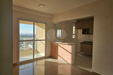 Apartamento à venda com 3 quartos, sendo 1 suíte, no Centro, Poá, SP