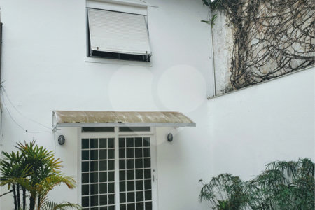 Sobrado à venda com 4 quartos, sendo 2 suítes, em Brooklin Velho, São Paulo, SP