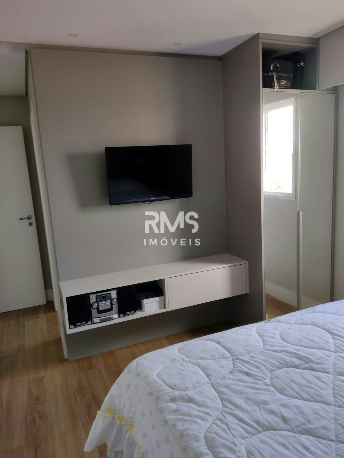 Apartamento à venda com 2 quartos, sendo 1 suíte,  em Parque Industrial, Itu, SP