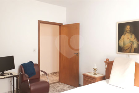 Casa à venda com 3 quartos, sendo 1 suíte, em Planalto Paulista, São Paulo, SP