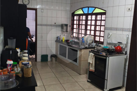 Sobrado à venda com 3 quartos, sendo 1 suíte,  em Conjunto Residencial Vista Verde, São Paulo, SP