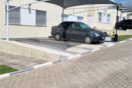 Casa à venda com 3 quartos, sendo 1 suíte, no condomínio Residencial Vila D`ouro, Cotia - SP