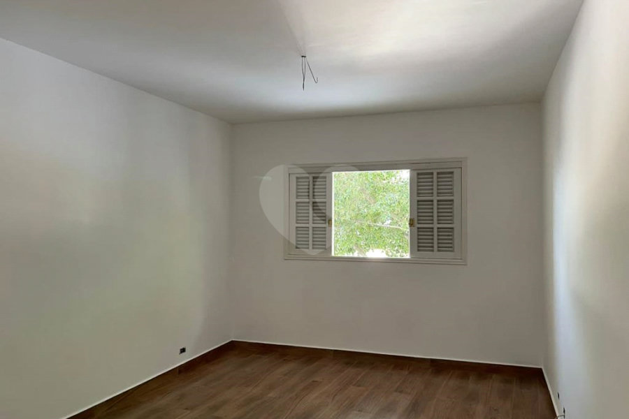 Casa à venda com 3 quartos, sendo 2 suítes, em Jardim Leonor Mendes de Barros, São Paulo, SP