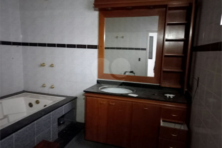 Sobrado à venda com 3 quartos, sendo 1 suíte, em Vila Lageado, São Paulo, SP