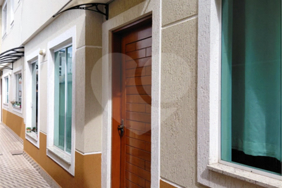 Casa à venda com 2 suítes no condomínio Residencial Guilhen, São Paulo - SP