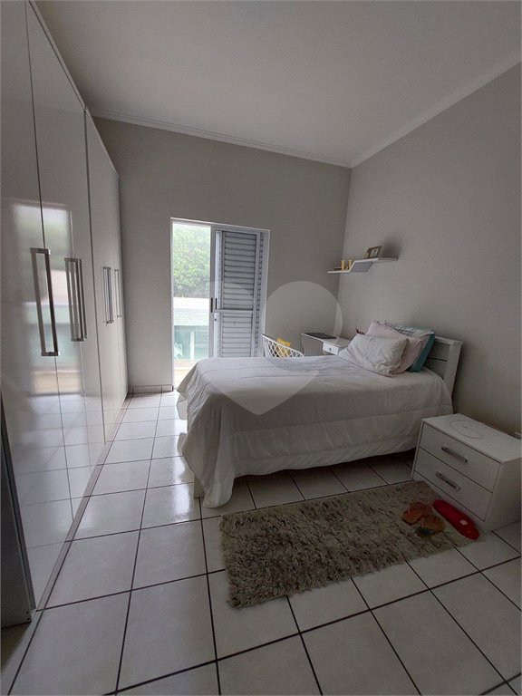 Casa à venda com 3 quartos, sendo 2 suítes, no Centro, Bom Jesus dos Perdões, SP