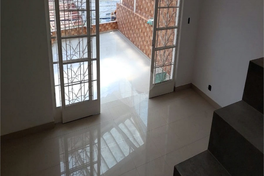 Sobrado à venda com 3 quartos, sendo 2 suítes, em Vila Paulicéia, São Paulo, SP
