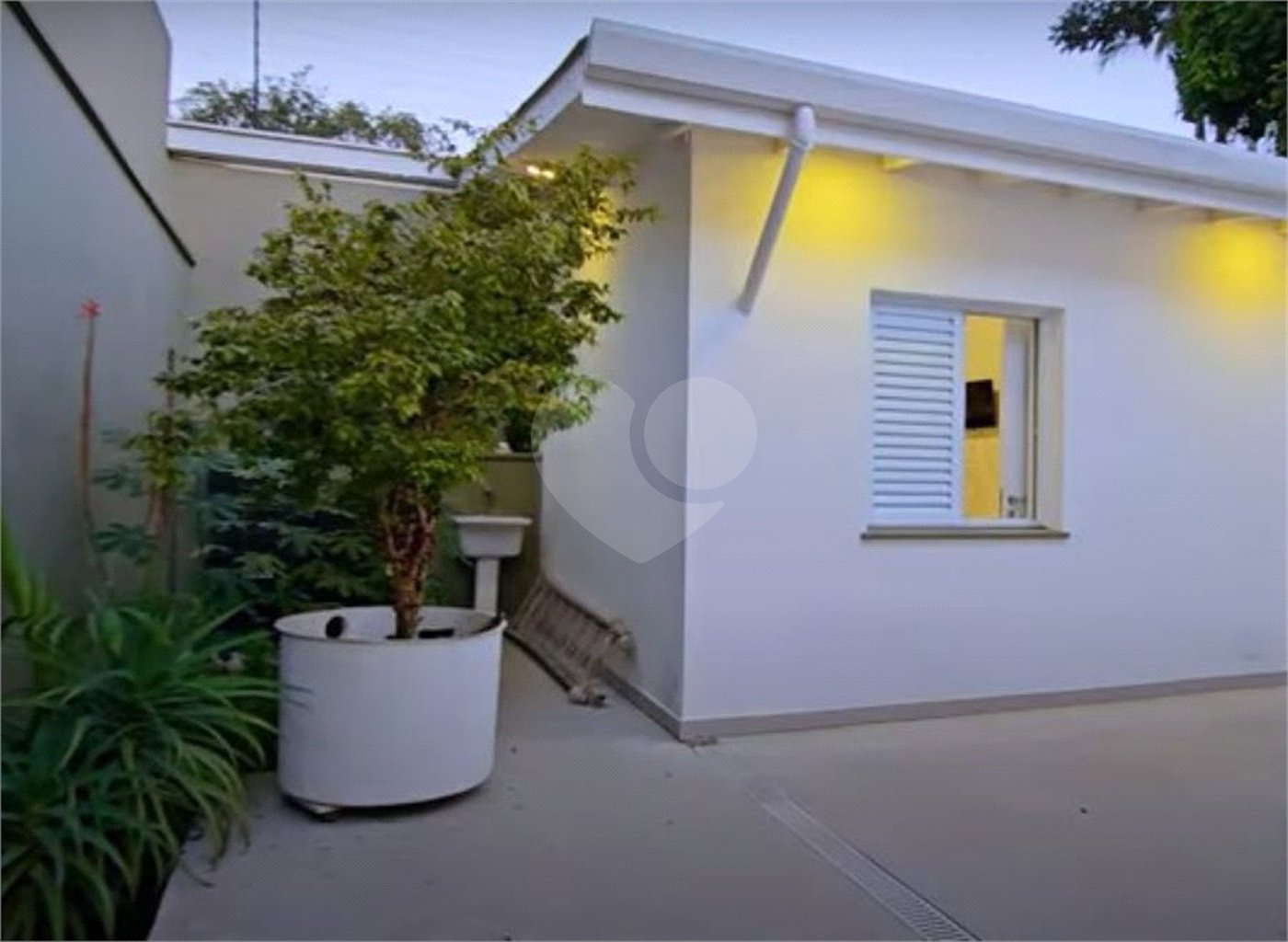 Casa à venda com 4 quartos, sendo 1 suíte, em Jardim Europa, São Paulo, SP
