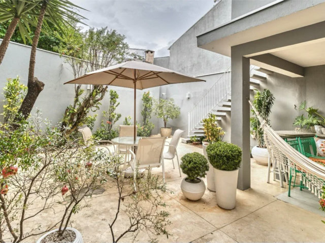 Casa de Vila à venda com 3 quartos, sendo 2 suítes,  em Jardim Hípico, São Paulo, SP