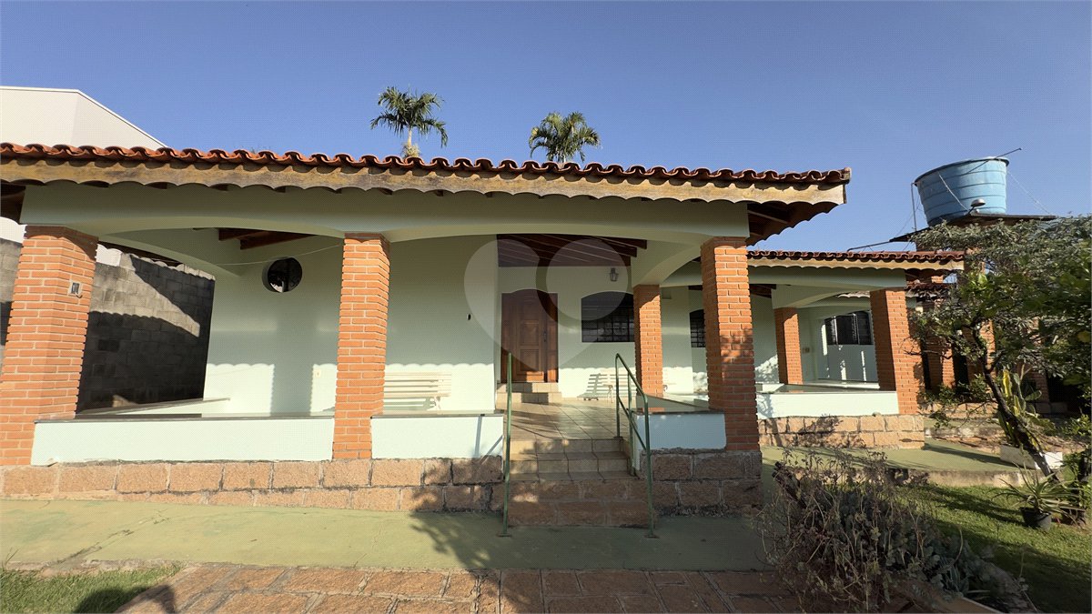 Casa à venda ou para alugar com 2 quartos, sendo 1 suíte, no condomínio Acmti - Colinas do Mosteiro, Terras de Itaici e Recanto dos Pássaros, Indaiatuba - SP
