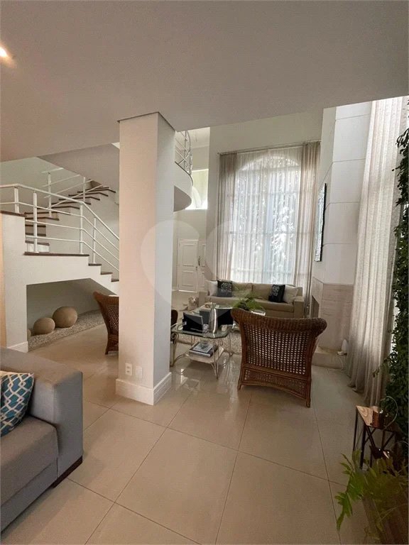 Casa à venda em condomínio fechado em Vinhedo, interior de São Paulo