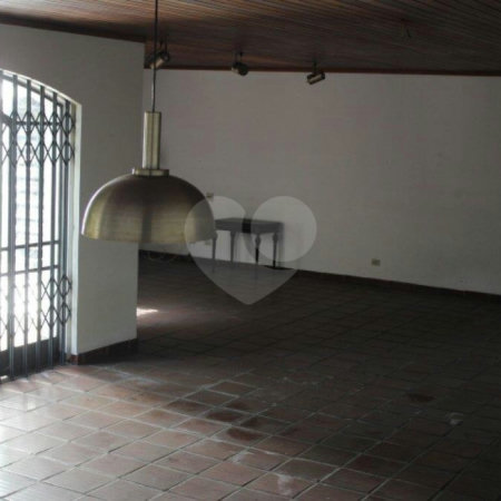 Casa Térrea à venda ou para alugar com 6 suítes em Vila Tramontano, São Paulo, SP