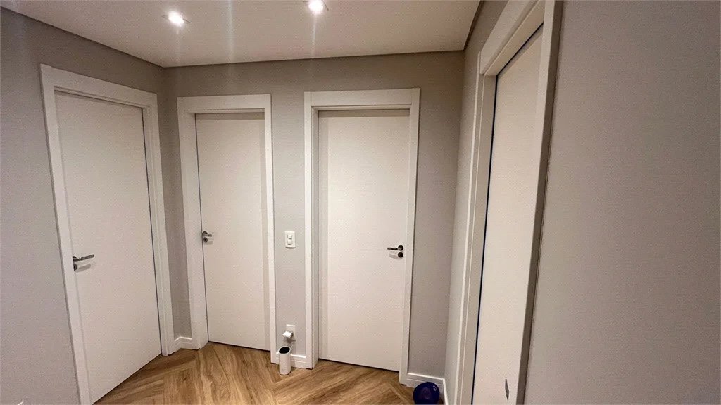 Apartamento à venda com 4 quartos, sendo 1 suíte,  em Jardim Vazani, São Paulo, SP