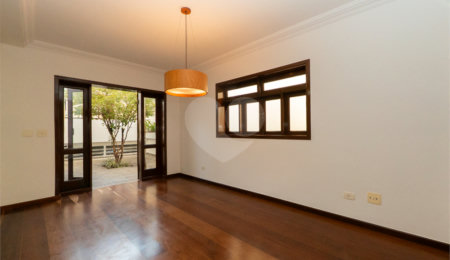 Casa de Vila à venda com 3 quartos, sendo 1 suíte,  em Planalto Paulista, São Paulo, SP