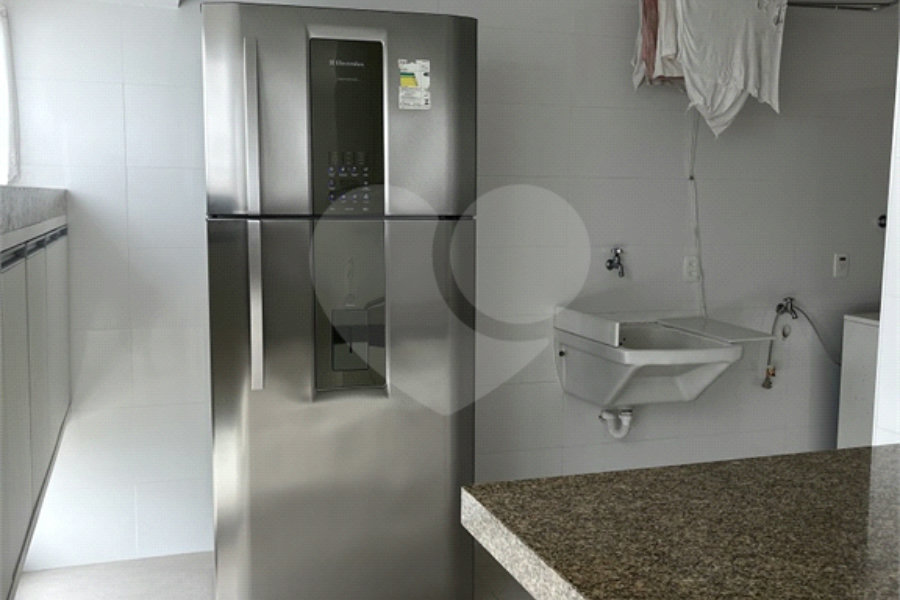 Apartamento à venda ou para alugar com 3 quartos, sendo 1 suíte, em Enseada, Guarujá, SP
