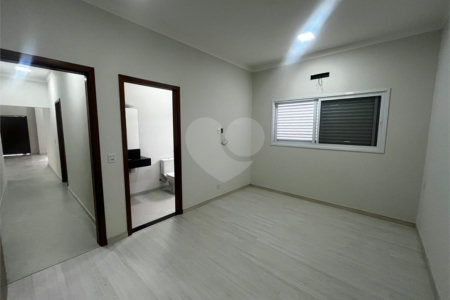 Casa à venda com 3 suítes em Vila Popular, Itapetininga, SP