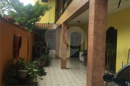 Casa à venda com 4 quartos em Calmon Viana, Poá, SP