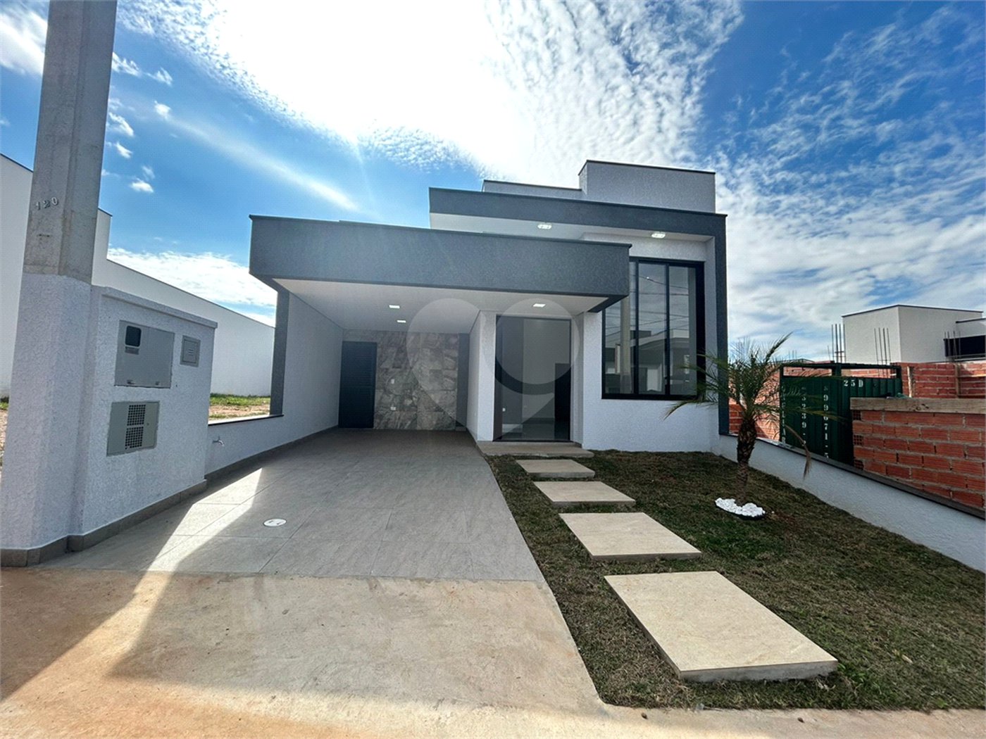 Casa à venda com 3 suítes no condomínio Jardim Villagio Wanel, Sorocaba - SP