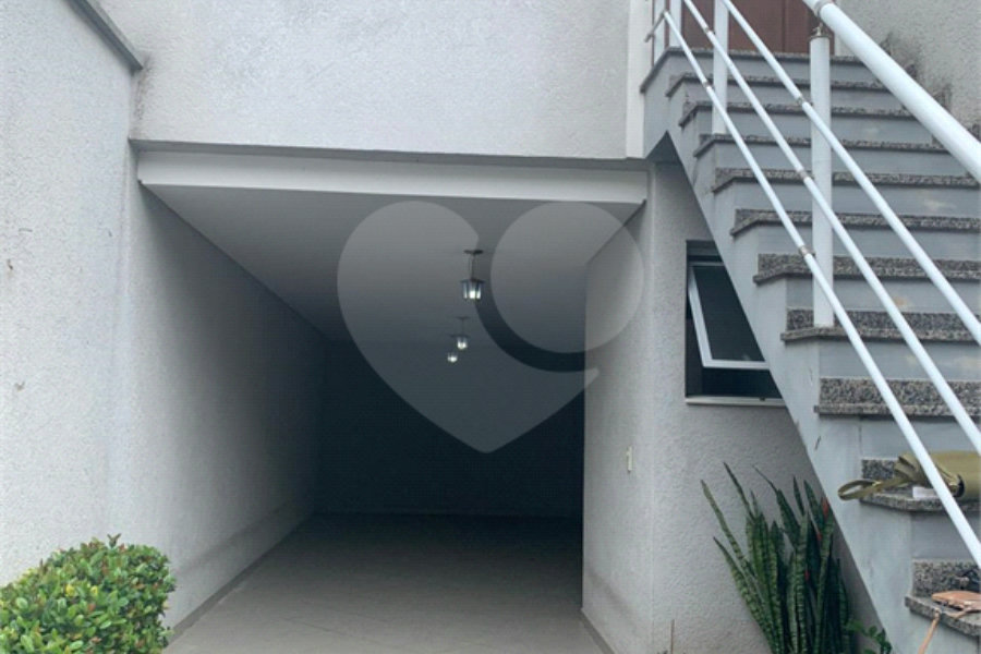 Sobrado à venda com 2 suítes em Horto, São Paulo, SP