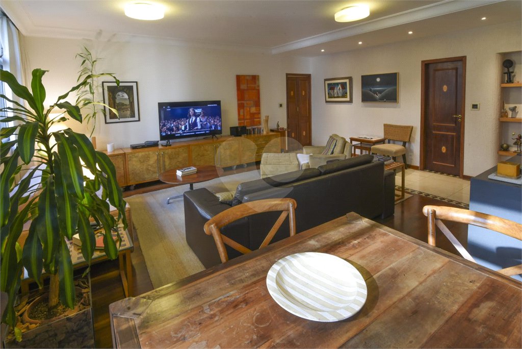 Apartamento à venda com 3 quartos, sendo 1 suíte, em Jardim Paulista, São Paulo, SP