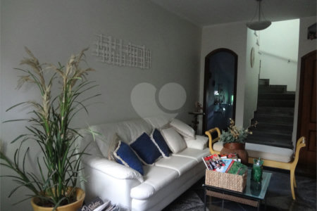 Sobrado à venda com 4 suítes em Santa Teresinha, São Paulo, SP