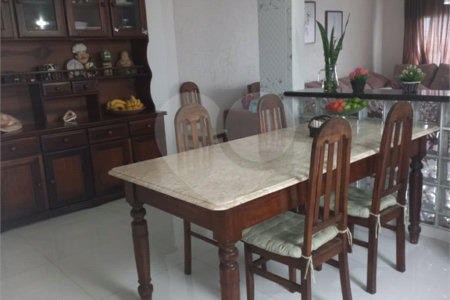 Casa Térrea à venda com 3 quartos, sendo 1 suíte,  em Vila Oliveira, Mogi das Cruzes, SP