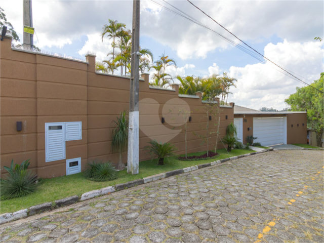 Casa à venda com 3 suítes no condomínio Parque Imperial da Cantareira, Mairiporã - SP