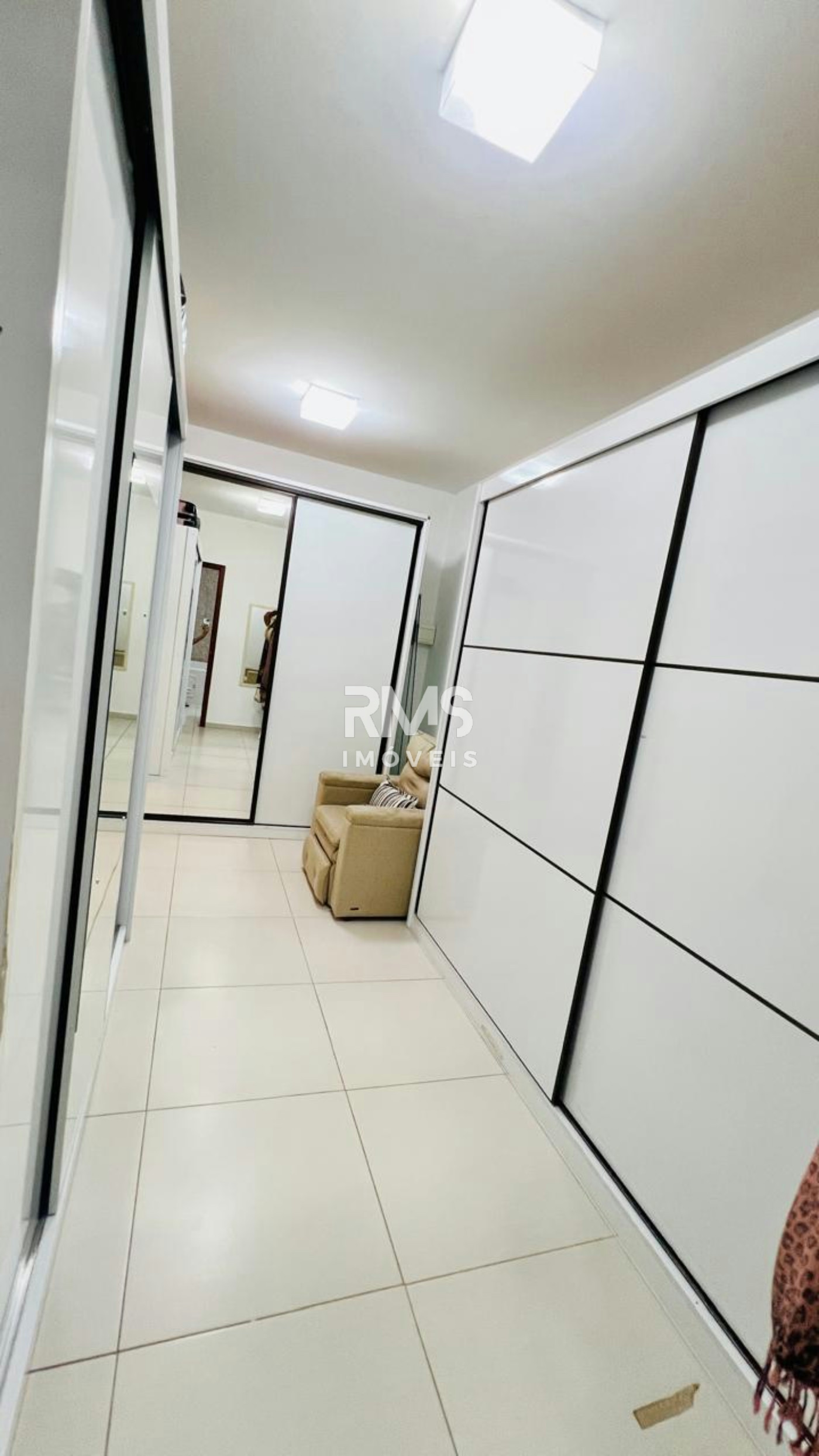Casa à venda com 3 suítes no condomínio Granja Olga II, Sorocaba - SP