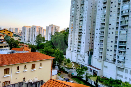 Sobrado à venda com 3 quartos, sendo 1 suíte,  em Jardim das Vertentes, São Paulo, SP