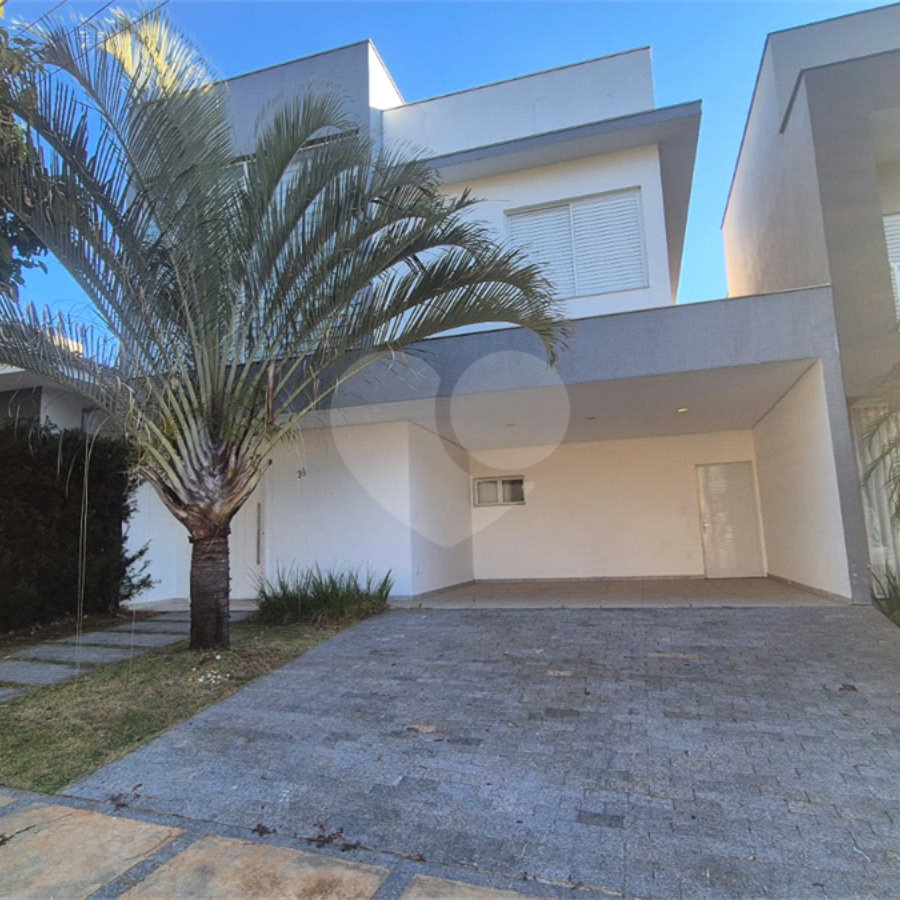 Casa à venda com 3 quartos, sendo 1 suíte, no condomínio Lago da Serra, Araçoiaba da Serra - SP