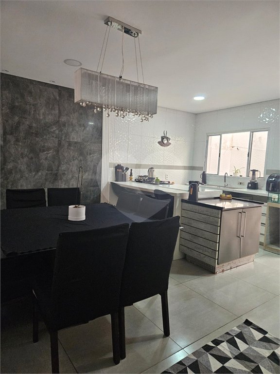 Casa à venda com 3 quartos, sendo 1 suíte,  no condomínio Residencial Rubi, Mogi das Cruzes - SP