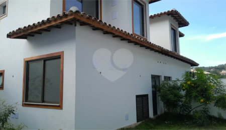 Casa em condomínio à venda com 4 quartos, sendo 2 suítes,  em Manguinhos, Armação dos Búzios, RJ