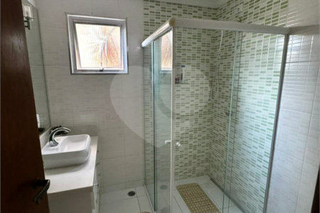 Casa à venda com 3 quartos, sendo 1 suíte, no condomínio Residencial Jardim das Flores 1510, Cotia - SP
