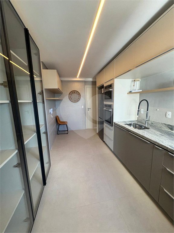 Apartamento à venda com 3 suítes em Urbanova, São José dos Campos, SP