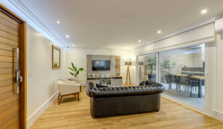 Casa à venda com 4 quartos, sendo 2 suítes, no condomínio Residencial Vila Lagos, São Paulo - SP