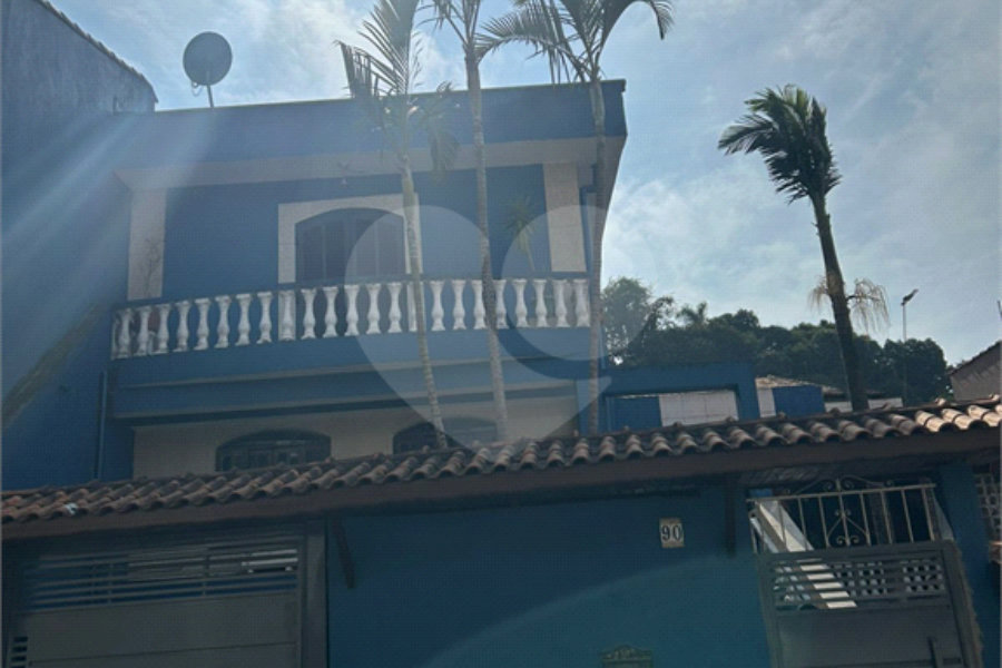 Sobrado à venda com 3 quartos, sendo 1 suíte,  em Tremembé, São Paulo, SP