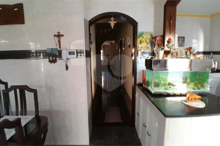 Casa à venda com 4 quartos, sendo 1 suíte, em Bangu, Rio de Janeiro, RJ