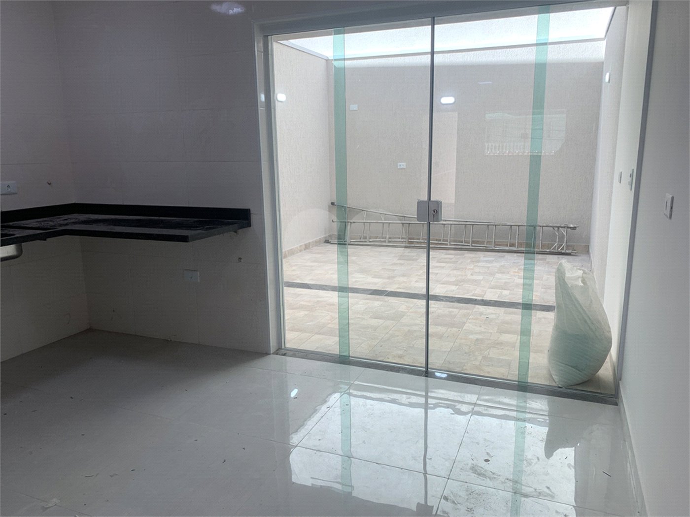 Casa à venda com 3 quartos, sendo 1 suíte,  em Vila Medeiros, São Paulo, SP