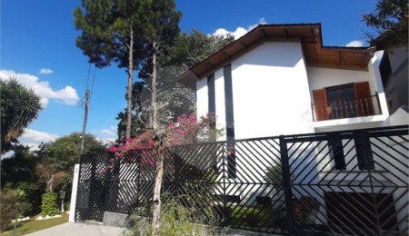 Sobrado à venda com 4 suítes em Tremembé, São Paulo, SP