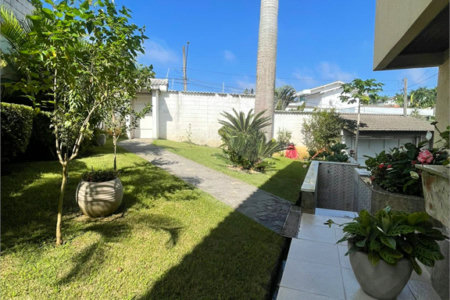 Casa à venda com 3 quartos, sendo 2 suítes,  em Vila Oliveira, Mogi das Cruzes, SP