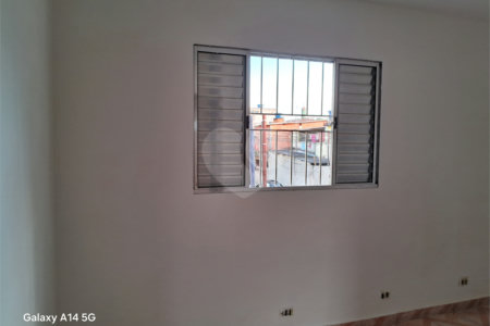 Sobrado à venda ou para alugar com 2 quartos em Vila Aimoré, São Paulo, SP