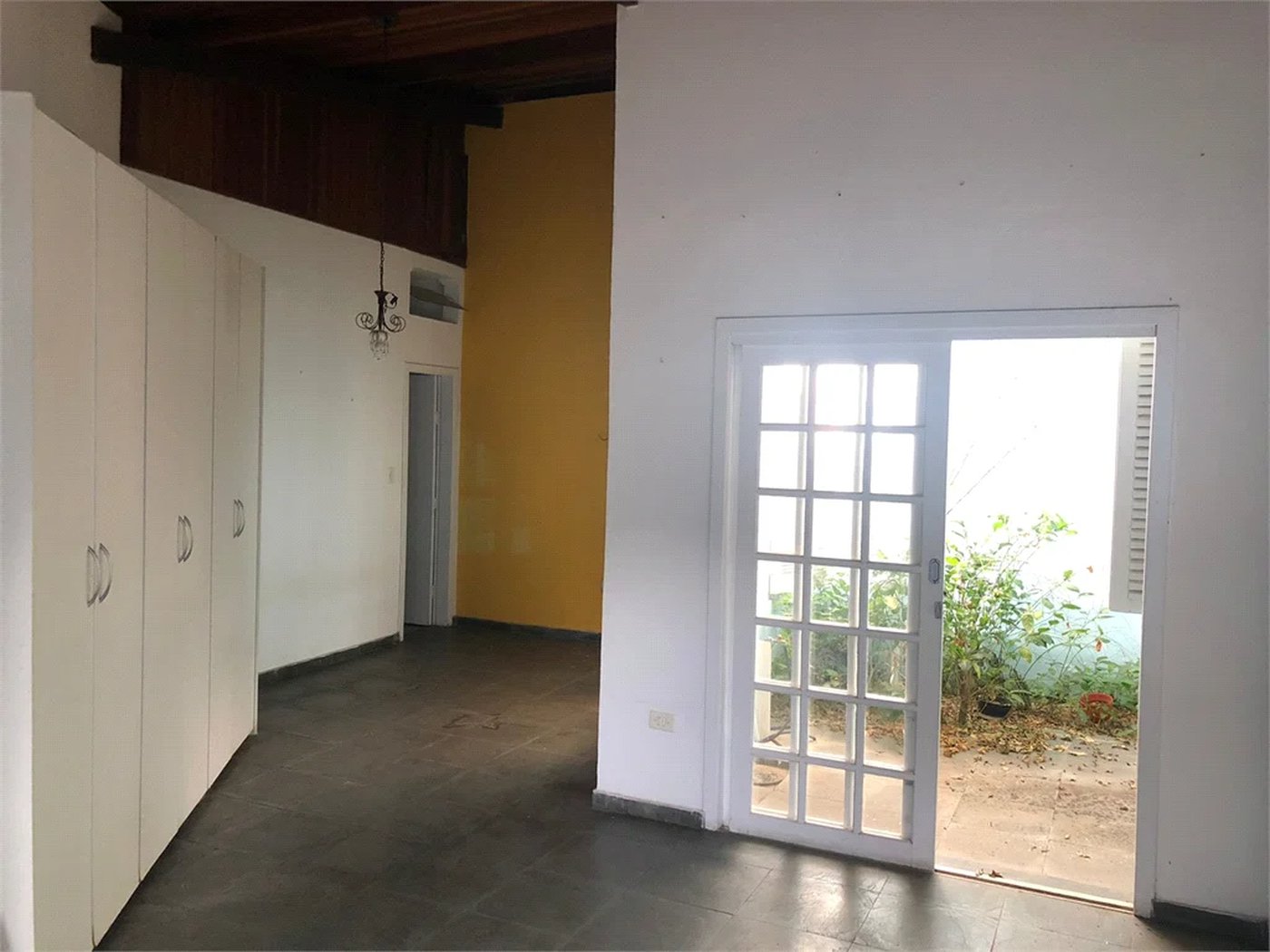 Casa Térrea à venda com 4 quartos, sendo 2 suítes,  em Jardim das Bandeiras, São Paulo, SP