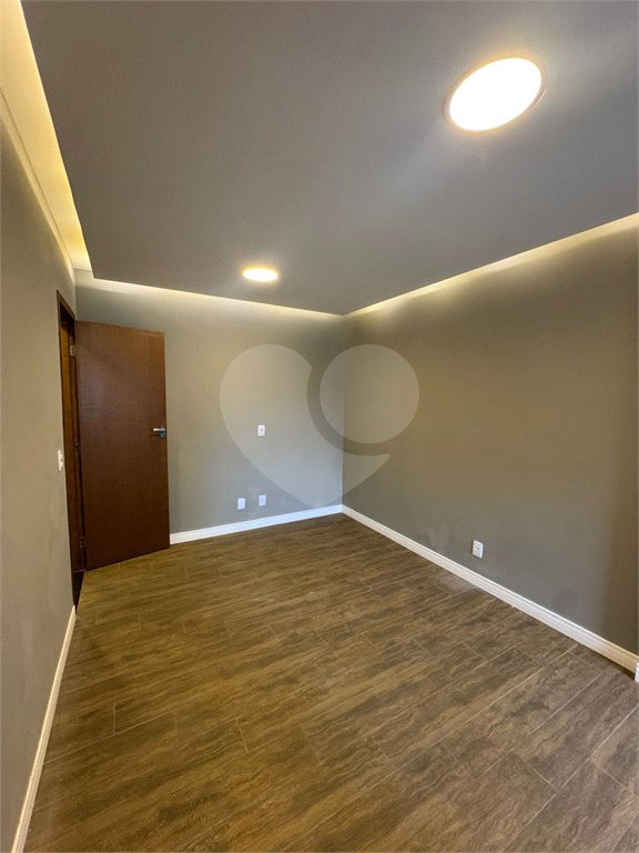 Casa à venda com 5 quartos, sendo 4 suítes, no condomínio Grand Park, Rio de Janeiro - RJ