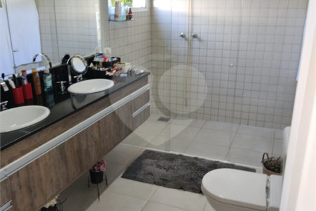 Casa à venda com 4 quartos, sendo 3 suítes, no condomínio Estância Marambaia, Vinhedo - SP