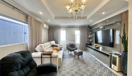 Sobrado à venda com 4 suítes em Jardim Shangri-lá, Cuiabá, MT